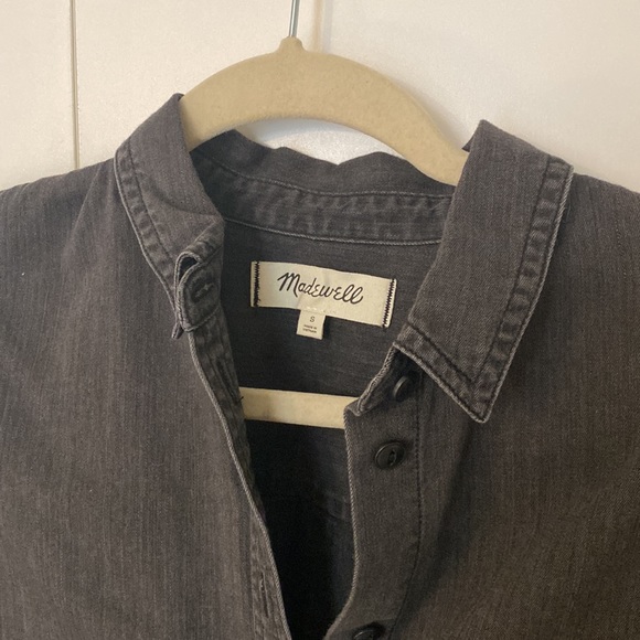 Madewell Denim Button-Up Shirt in Lunar Wash - Picture 2 of 5